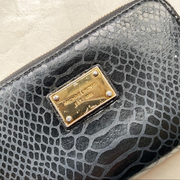 Michael Kors Python Wristlet - Picture 2 of 8